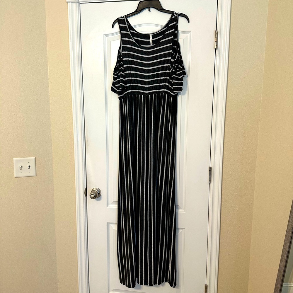 TALL/LONG SZ XL 42Pops flowing dress
